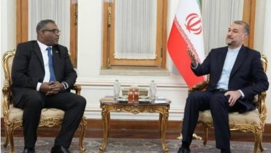 Photo of Le ministre iranien des Affaires étrangères reçoit le groupe parlementaire d’amitié Algérie-Iran